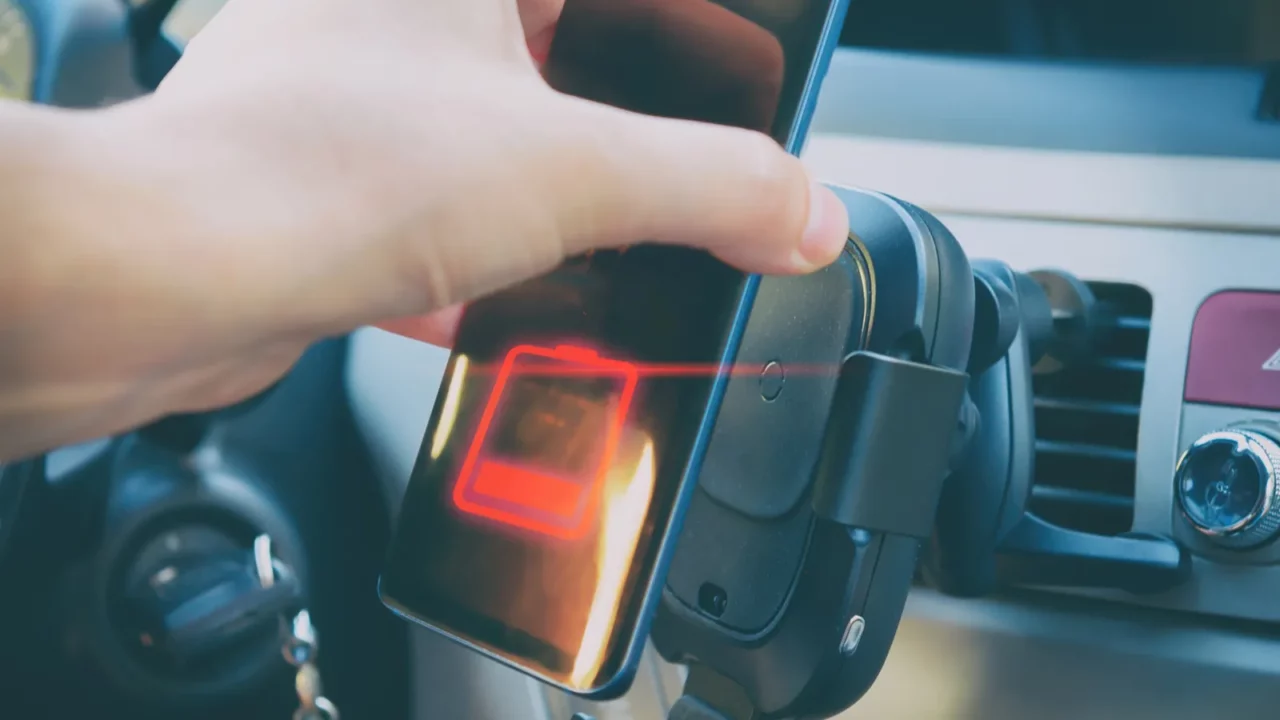 Smartphone wireless charging in a car