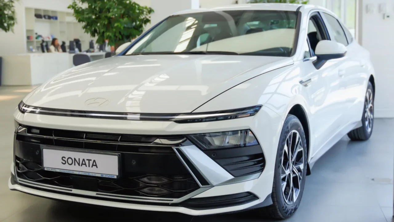 Shot of white Hyundai Sonata N line