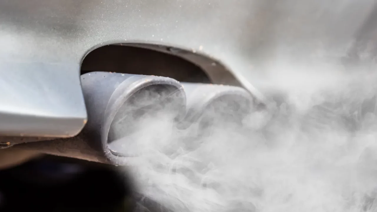 Exhausting pipes on car