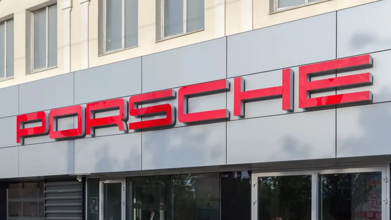 Porsche automobile dealership si