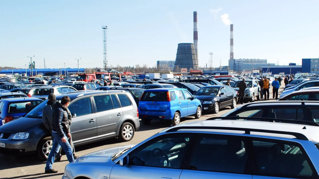 Market of second hand used cars in kaunas city